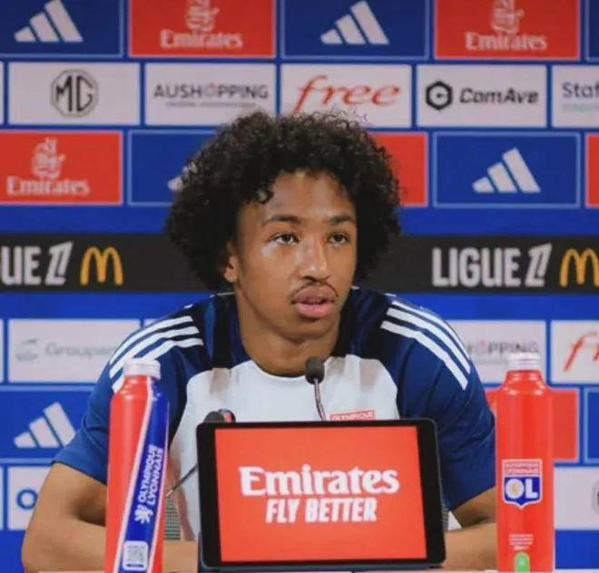 里昂主帅表示备战下一场比赛，要求全力以赴的简单介绍