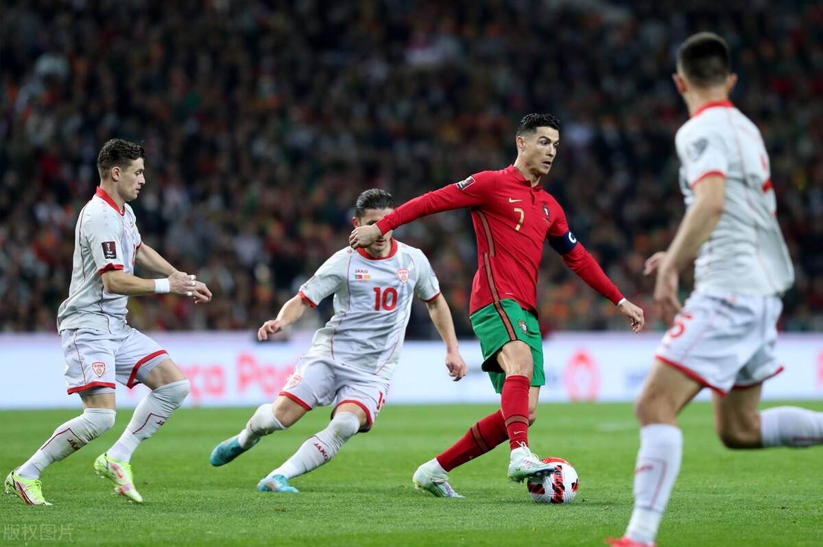 塞尔维亚队战胜克罗地亚，成功晋级四强