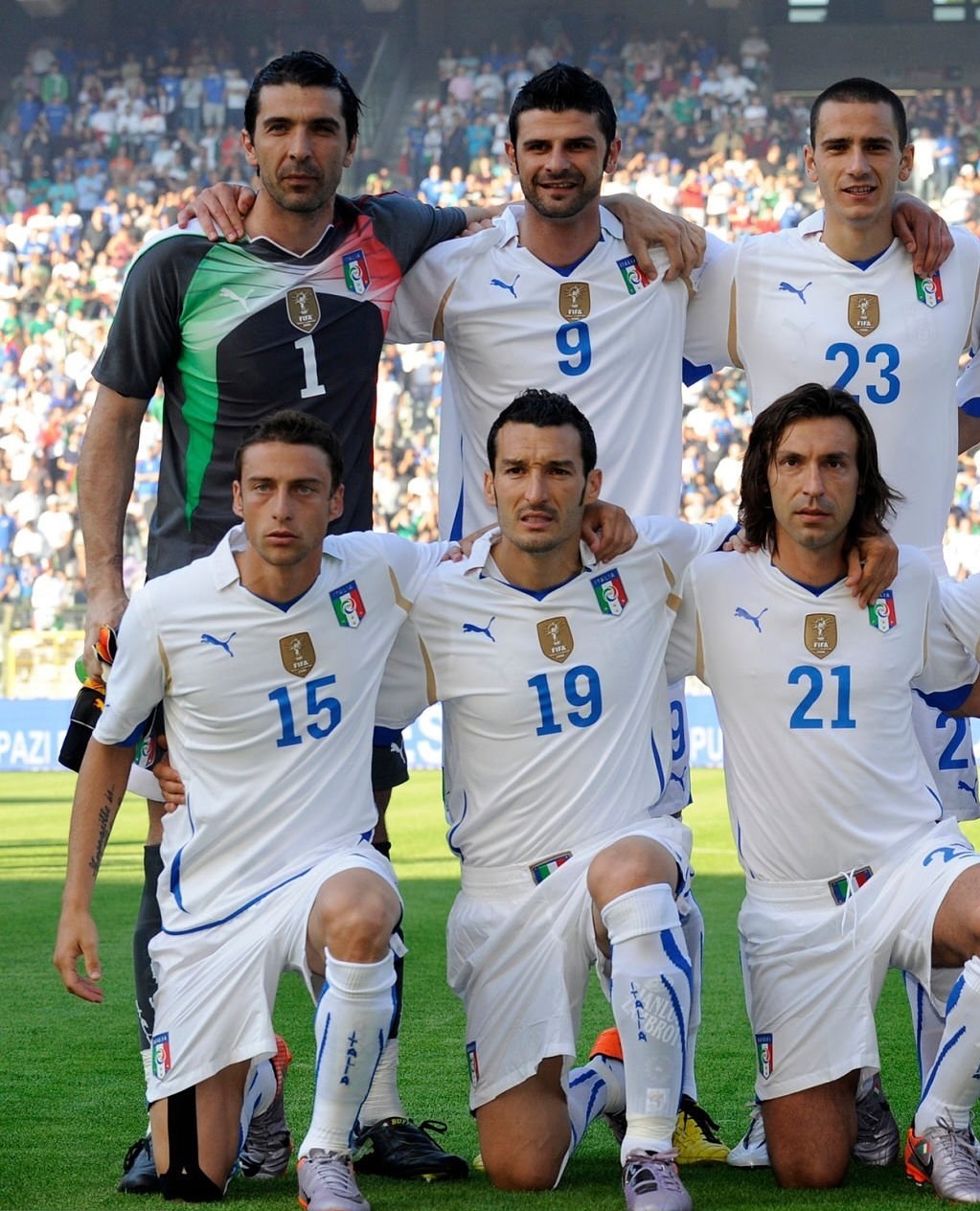 关于荷兰队将迎战意大利队，双方实力相当的信息