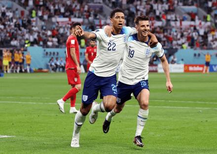 包含欧洲经典对决再现，实力对抗胜负难料的词条