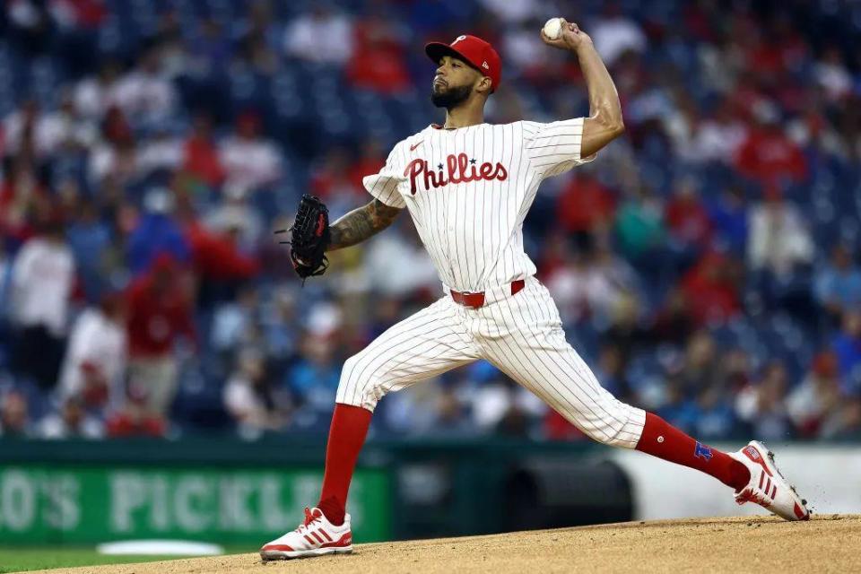 公益赛场球员受伤，球迷众筹捐款