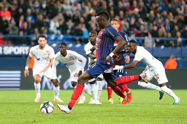 摩纳哥客战卡昂，球员集体表现低迷的简单介绍