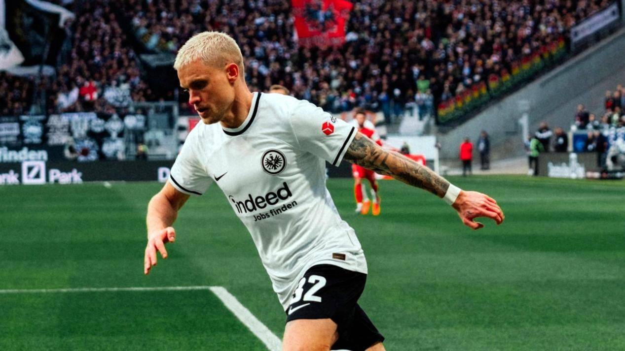 包含弗赖堡客场大胜柏林赫塔，继续保持火热状态的词条